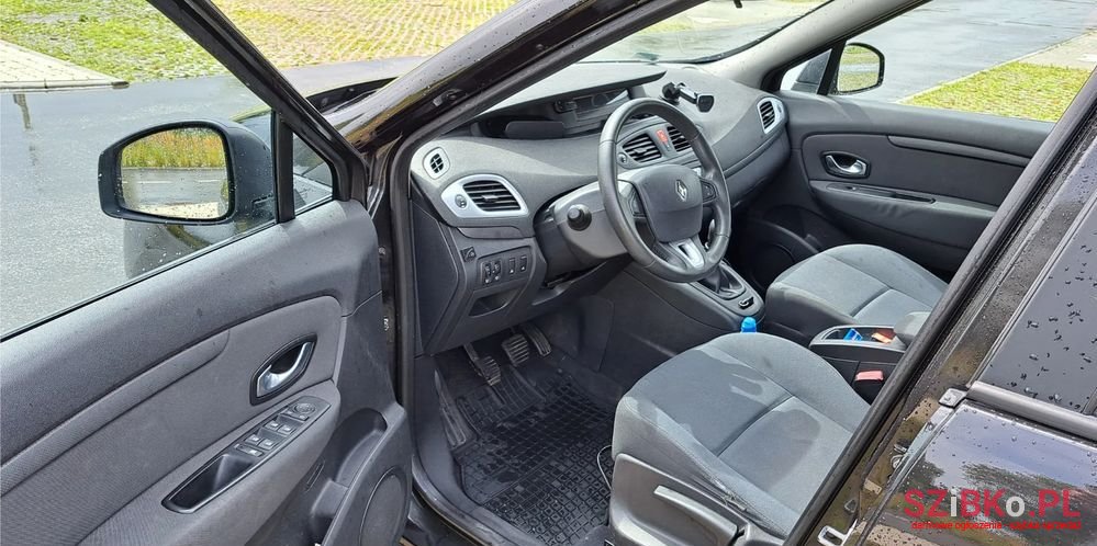 2009' Renault Grand Scenic photo #5