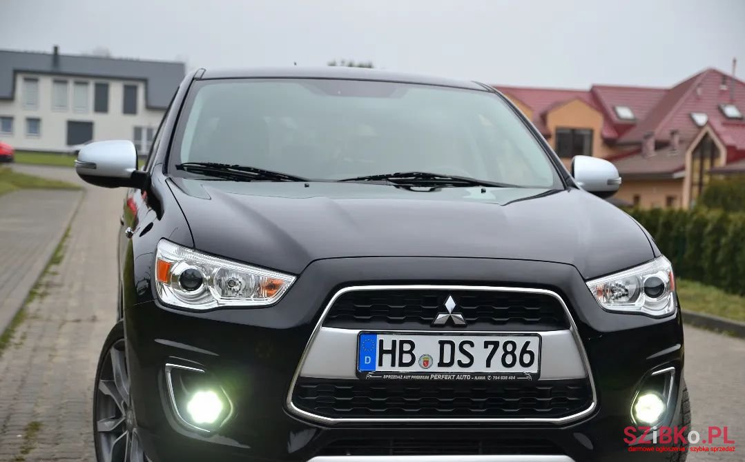 2015' Mitsubishi ASX photo #5