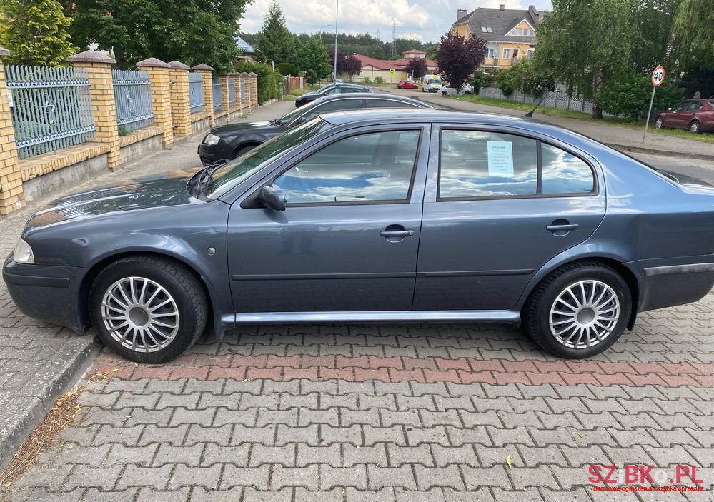 2008' Skoda Octavia 1.6 Tour photo #2