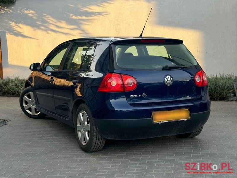 2008' Volkswagen Golf photo #3