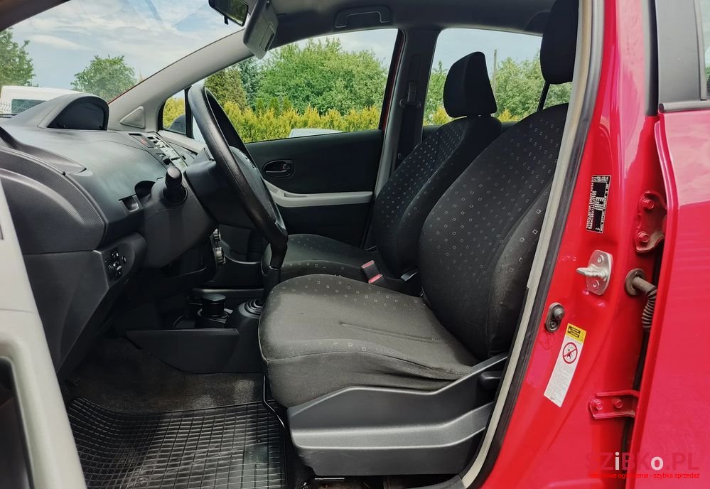 2008' Toyota Yaris 1.3 Luna A/C photo #6