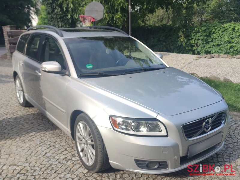 2010' Volvo V50 T5 photo #5