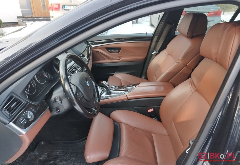 2011' BMW 5 Series photo #6