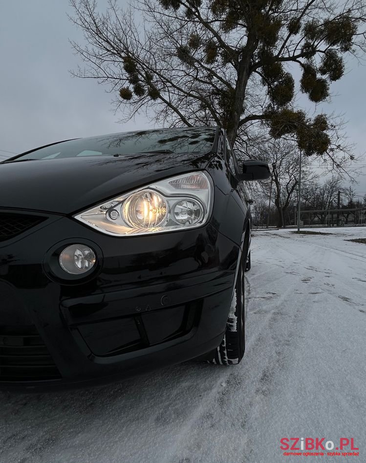 2008' Ford S-Max photo #3
