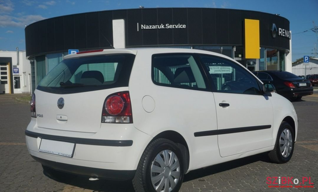 2009' Volkswagen Polo photo #5