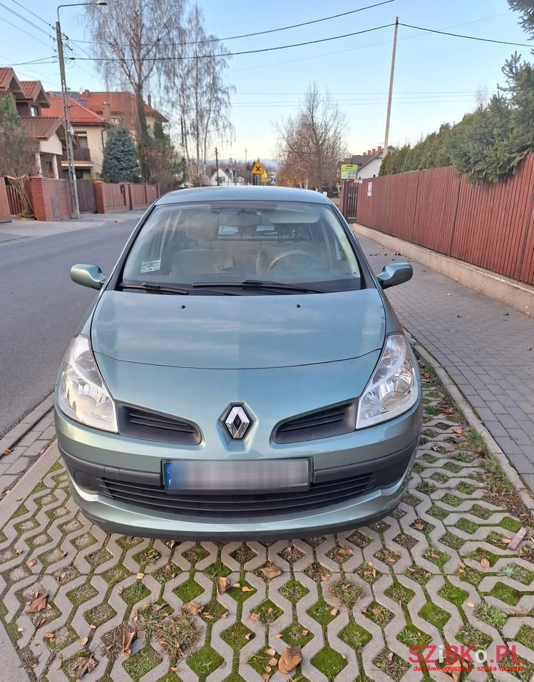 2007' Renault Clio 1.6 16V Alize photo #2