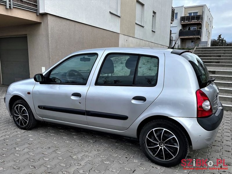 2006' Renault Clio photo #2