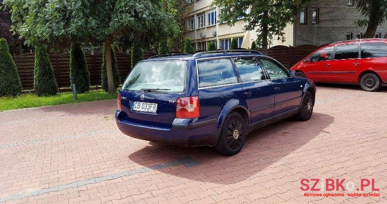 2003' Volkswagen Passat photo #1