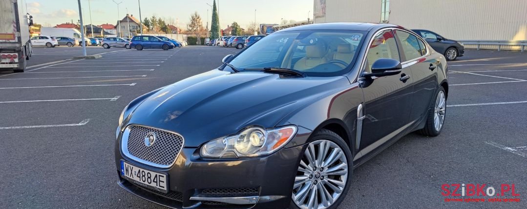 2010' Jaguar XF photo #2