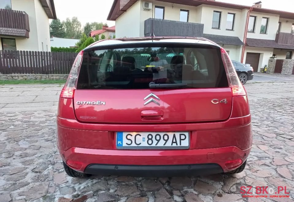 2008' Citroen C4 photo #5