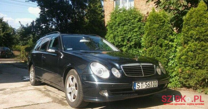 2004' Mercedes-Benz Klasa E photo #1