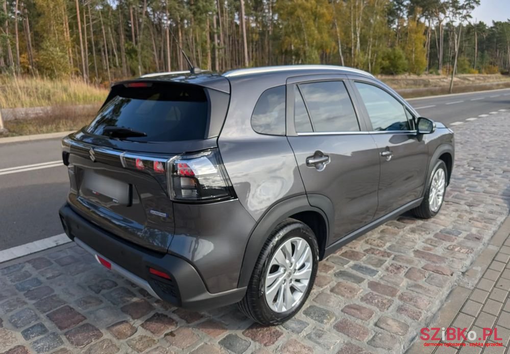 2024' Suzuki SX4 S-Cross photo #4