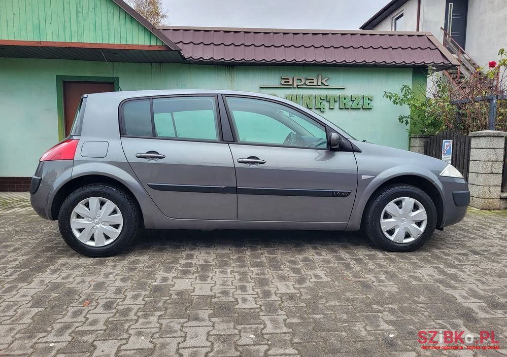 2005' Renault Megane photo #2