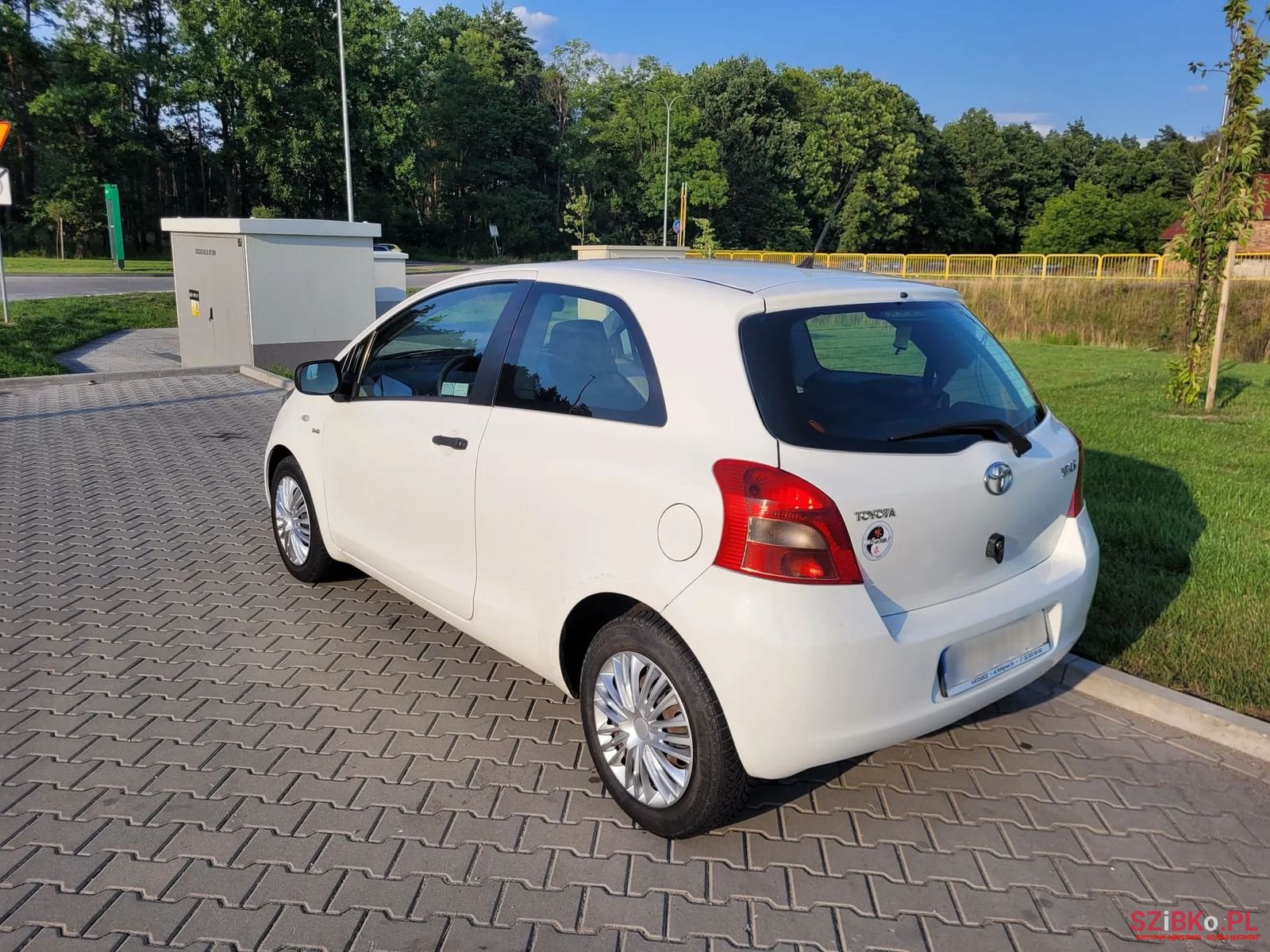2008' Toyota Yaris photo #3