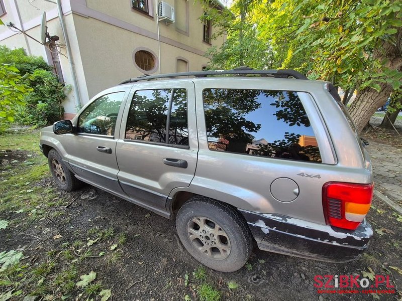 2001' Jeep Grand Cherokee 4.0 Laredo photo #2