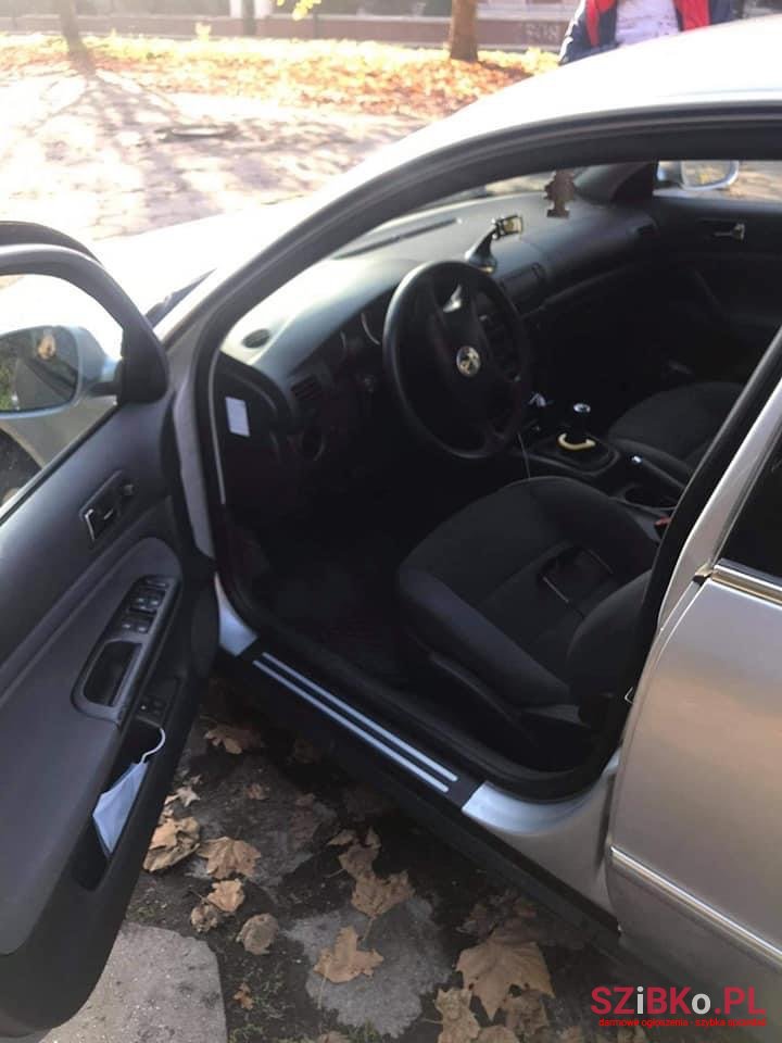 2004' Volkswagen Passat B5 photo #2