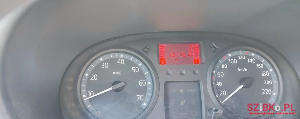 2004' Renault Clio 1.4 16V Privilege photo #1