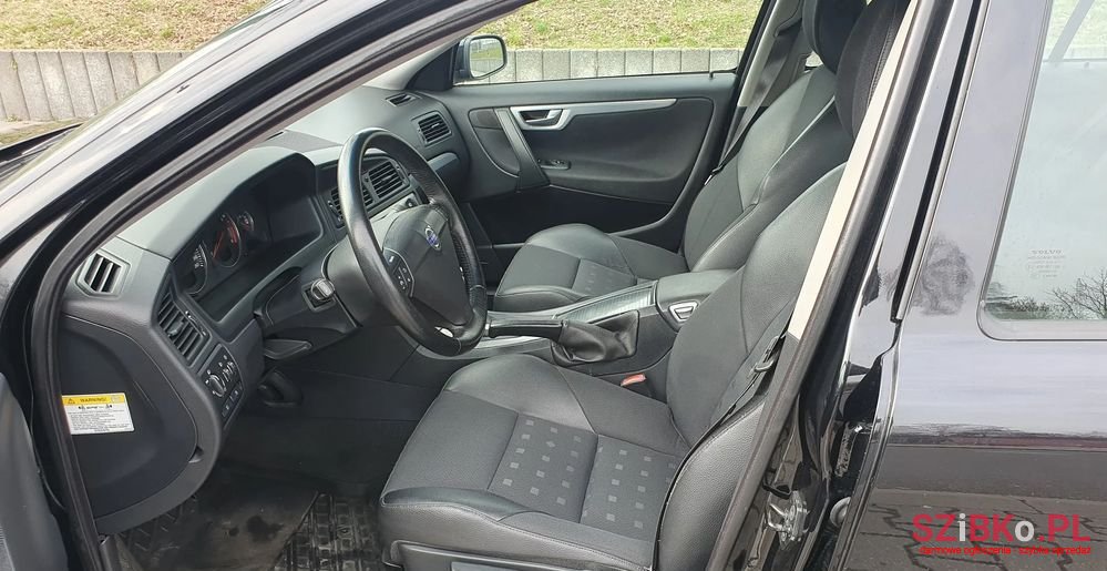 2004' Volvo S60 T5 Momentum photo #5