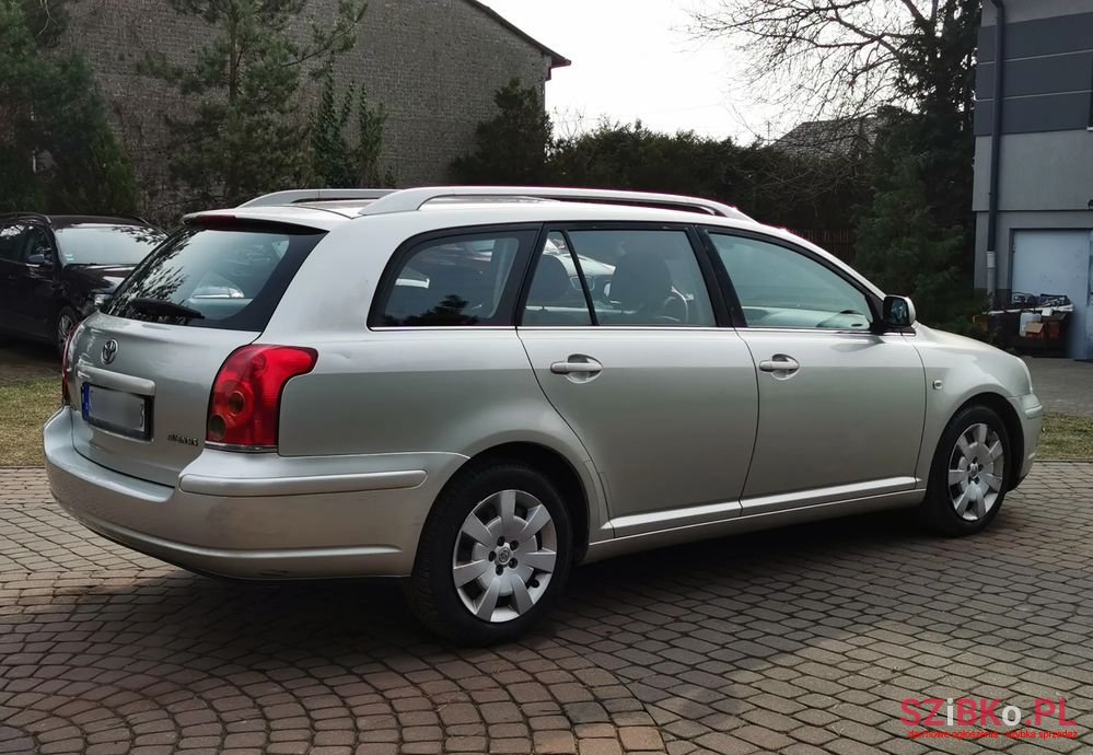 2005' Toyota Avensis 1.8 Vvt-I Combi Sol photo #3
