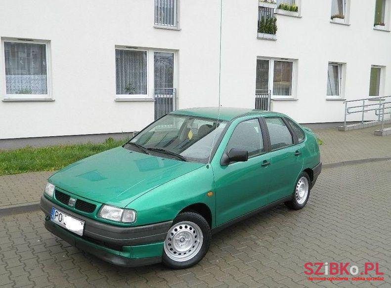 1995' SEAT Cordoba photo #1