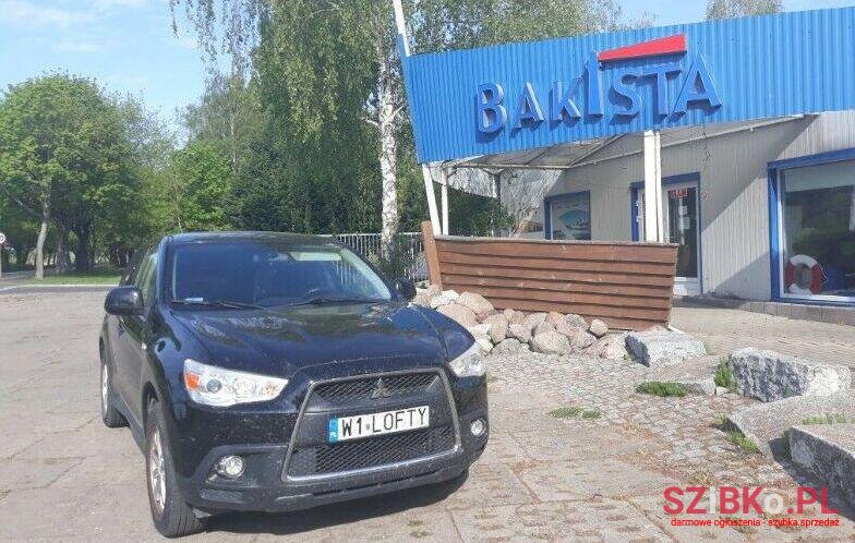 2011' Mitsubishi photo #1