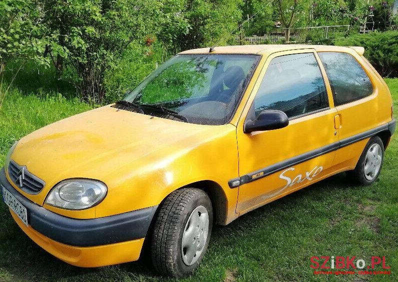 2002' Citroen Saxo photo #1