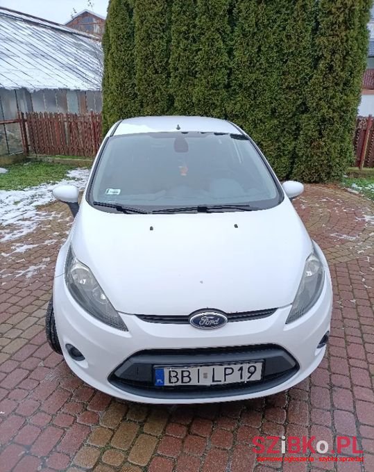 2010' Ford Fiesta photo #2