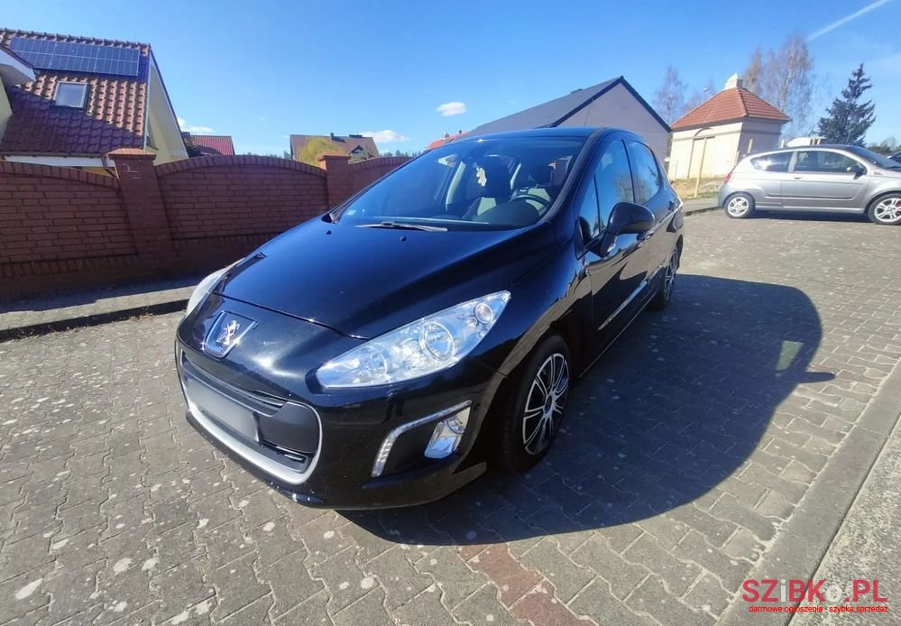 2012' Peugeot 308 photo #6