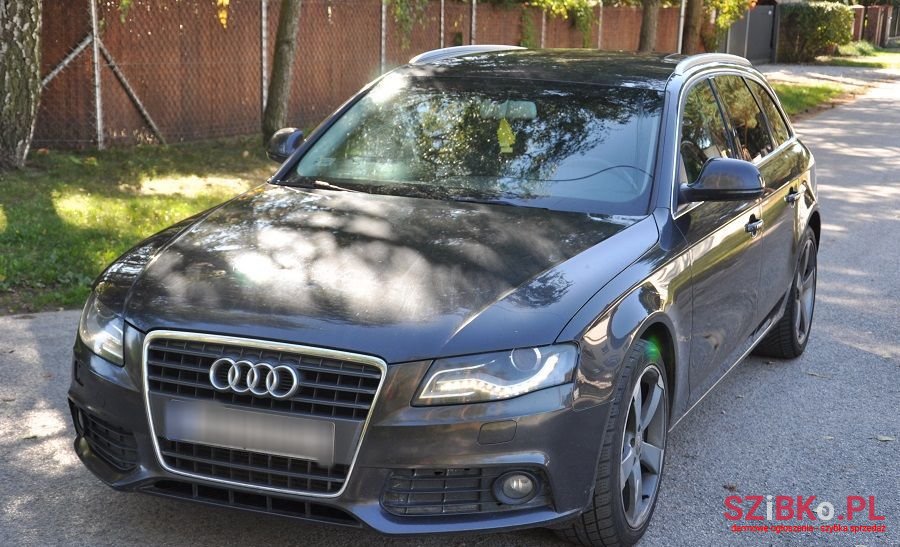2010' Audi A4 Avant photo #1