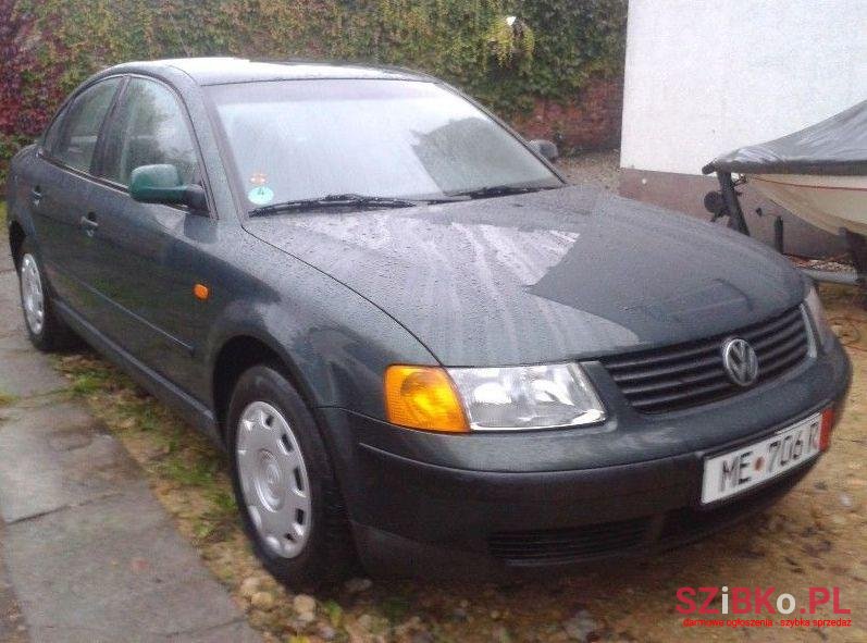 1998' Volkswagen Passat photo #2