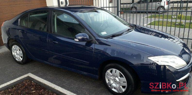 2008' Renault Laguna photo #1