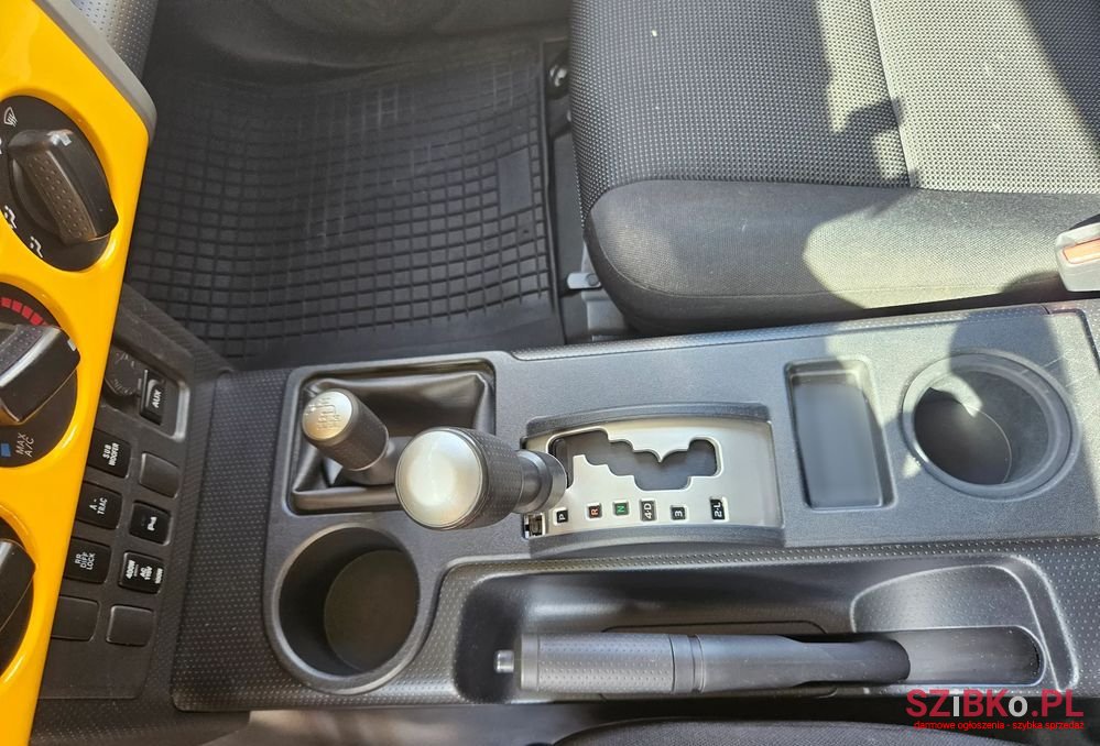 2007' Toyota FJ Cruiser 4.0 4X4 photo #4