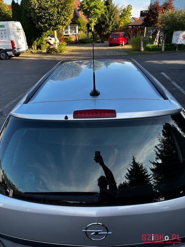 2008' Opel Astra Caravan photo #5