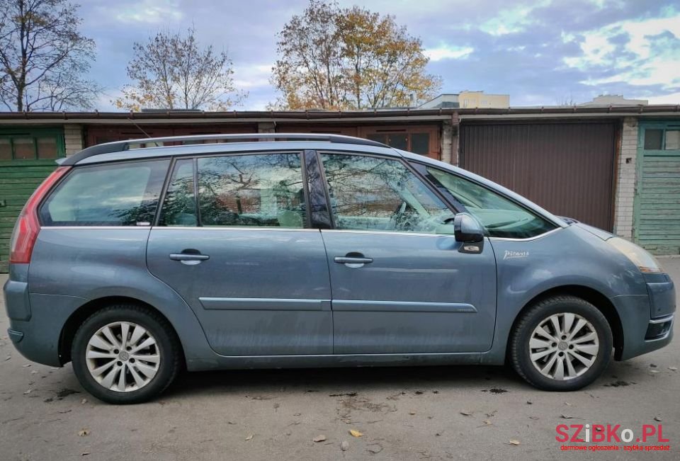 2007' Citroen C4 Grand Picasso photo #5
