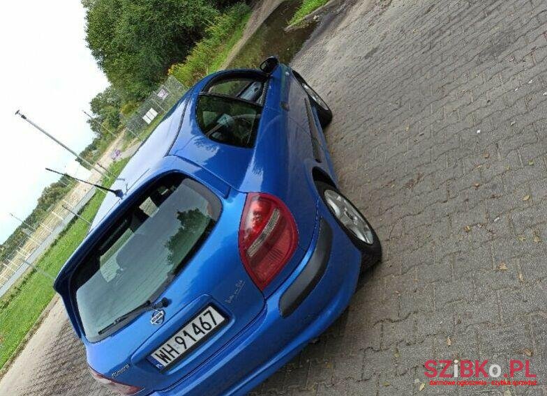 2001' Nissan Almera photo #1
