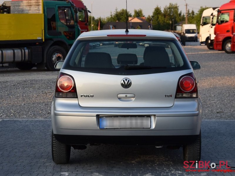 2006' Volkswagen Polo photo #5