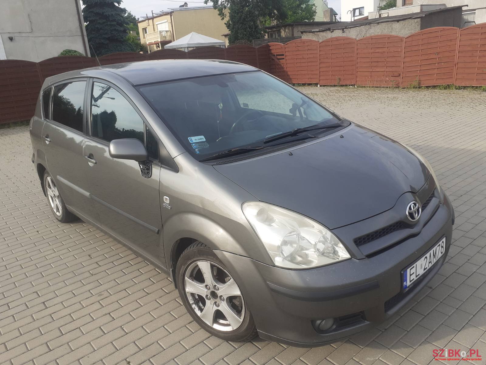 2004' Toyota Corolla Verso photo #4