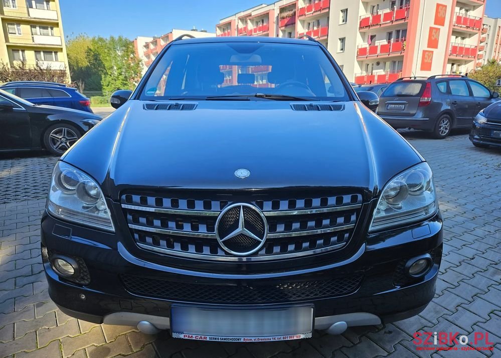 2008' Mercedes-Benz Ml photo #2