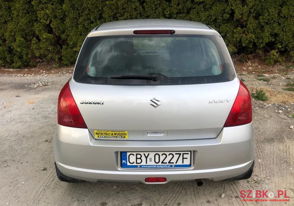 2005' Suzuki Swift photo #6
