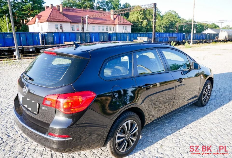 2015' Opel Astra photo #4