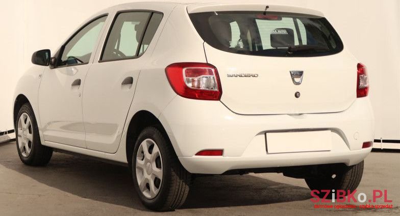 2016' Dacia Sandero photo #3