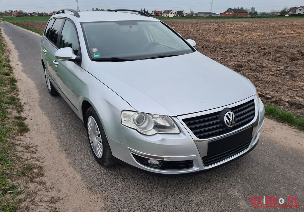 2008' Volkswagen Passat photo #2