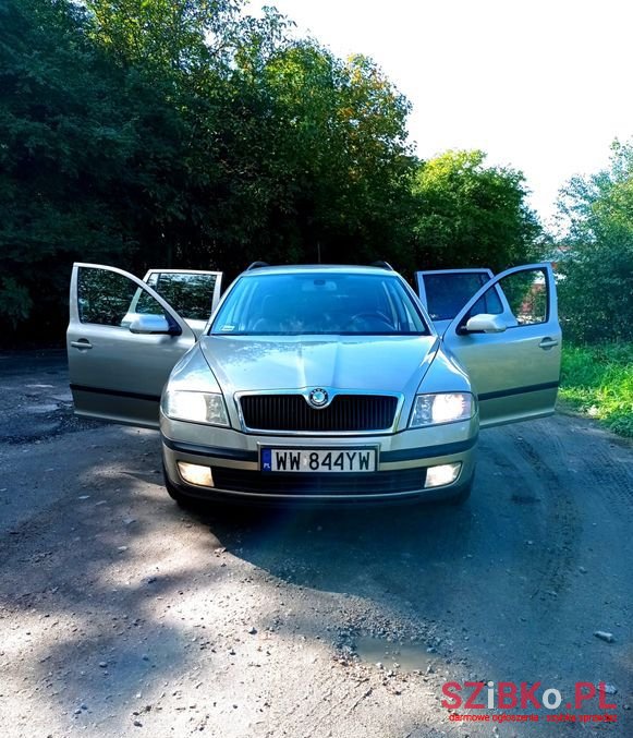 2005' Skoda Octavia photo #2