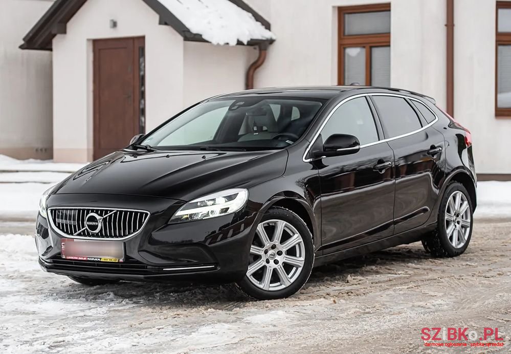 2018' Volvo V40 D2 Inscription photo #6
