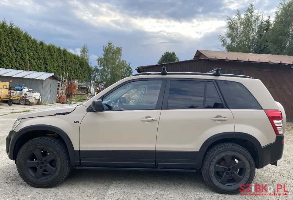 2005' Suzuki Grand Vitara photo #2