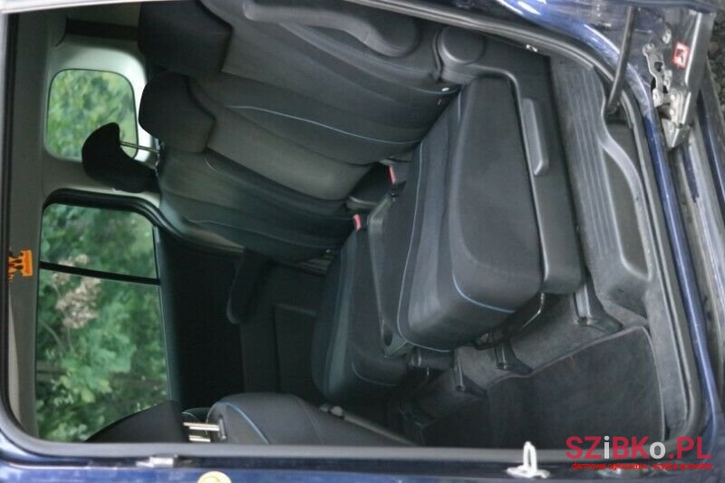 2011' Mazda 5 photo #6