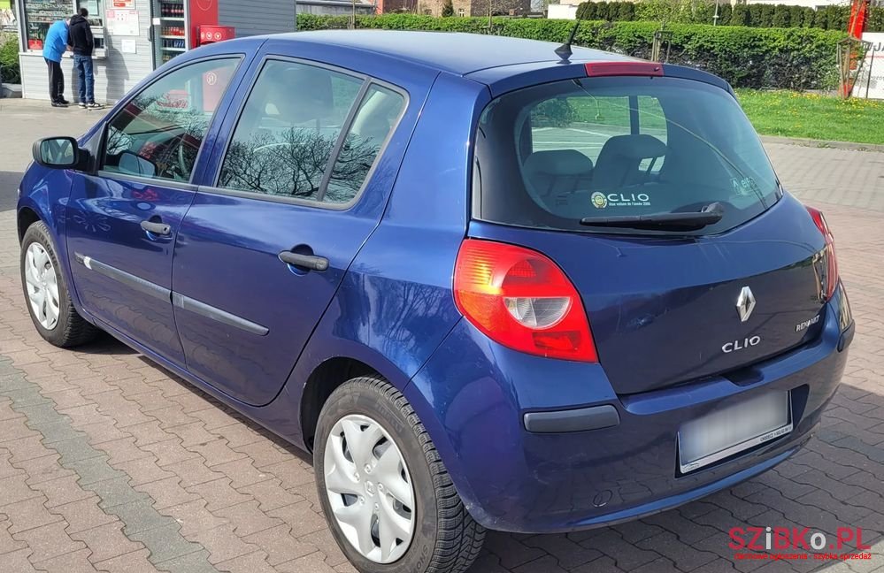 2006' Renault Clio photo #4