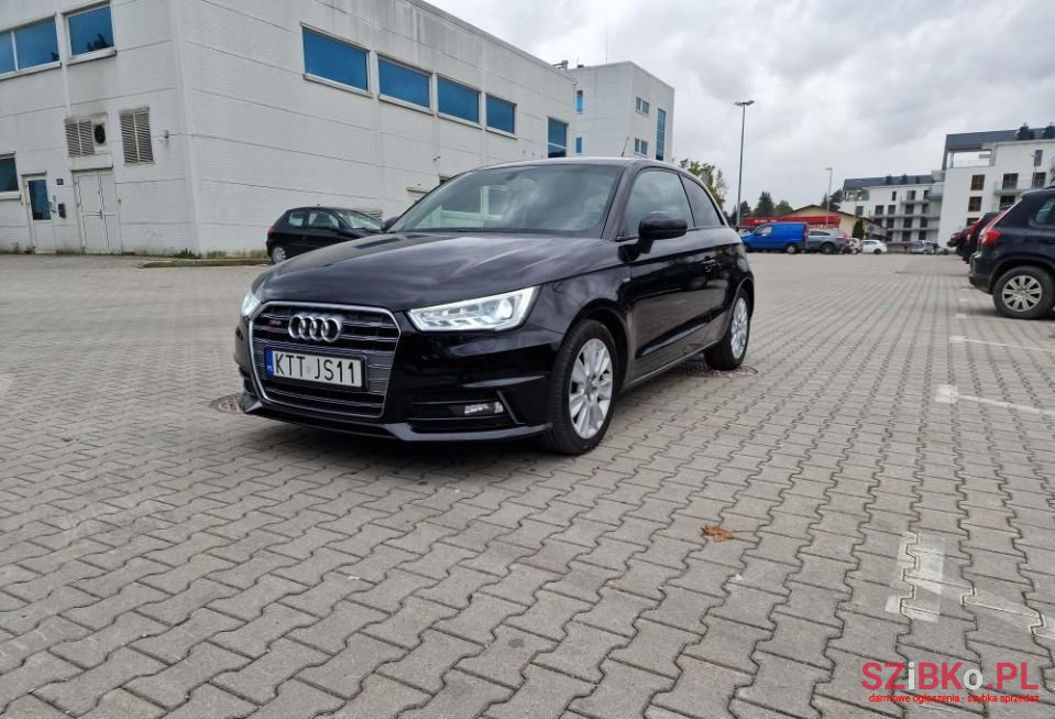 2010' Audi A1 photo #2