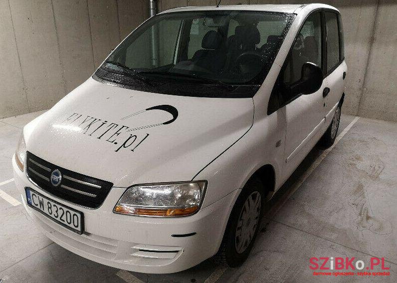 2005' Fiat Multipla photo #1