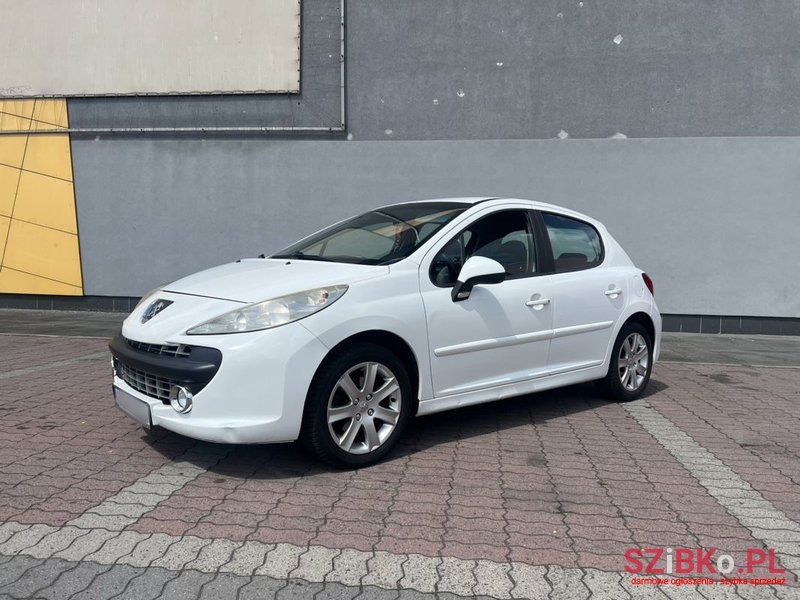 2009' Peugeot 207 photo #2